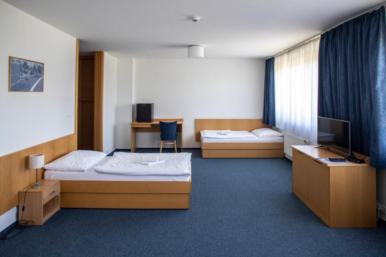 Hotel Puls Острава Екстер'єр фото